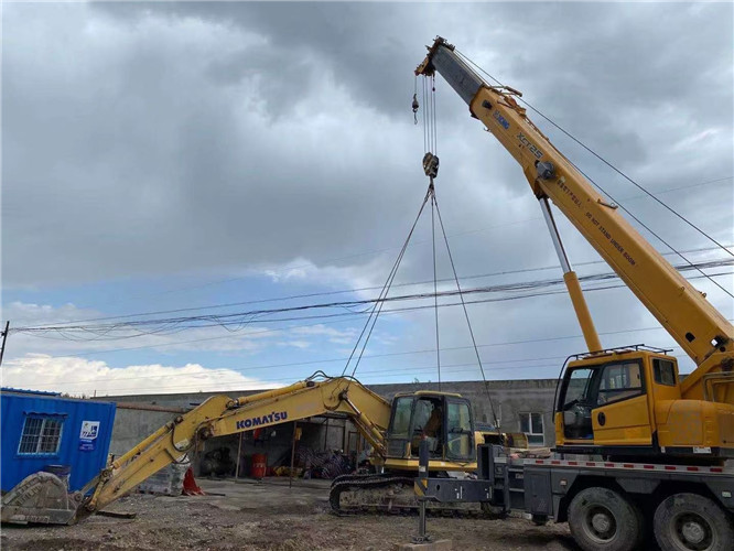 梁园区25吨吊车的工作半径是多少？